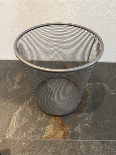 Papiermülleimer aus metall - aus,